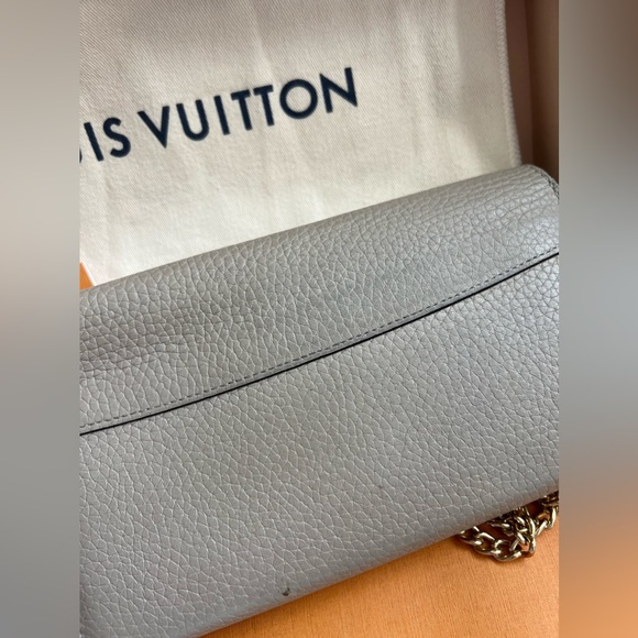 Louis Vuitton Taurillon Capucines Long Bifold Wallet on chain/crossbody bag 🔥 - Picture 8 of 16